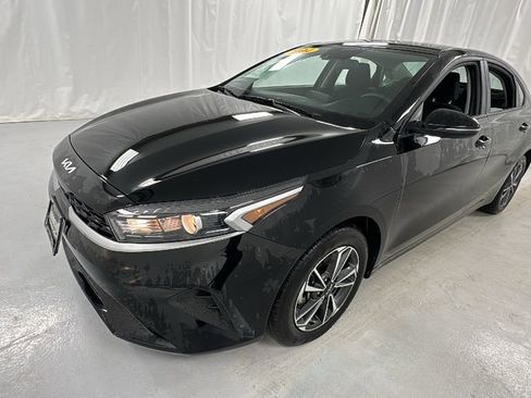 Used 2024 Kia Forte LXS w/ LXS Technology Package image 7