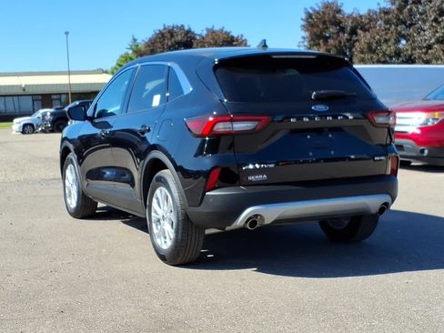 Used 2023 Ford Escape Active AWD/4WD image 3