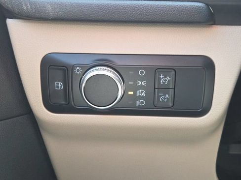 Used 2022 Ford Escape SE FWD image 22