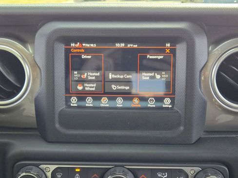 Used 2021 Jeep Wrangler Unlimited Sahara image 24