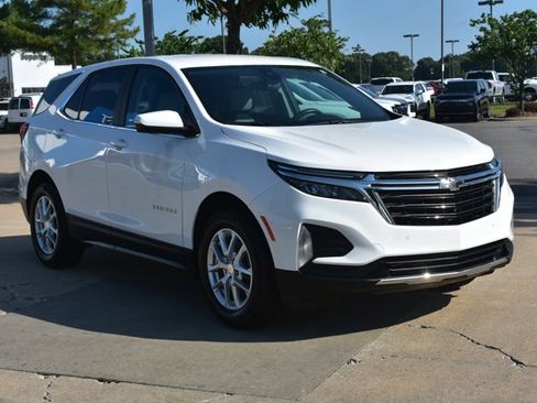 Used 2024 Chevrolet Equinox LT FWD image 3