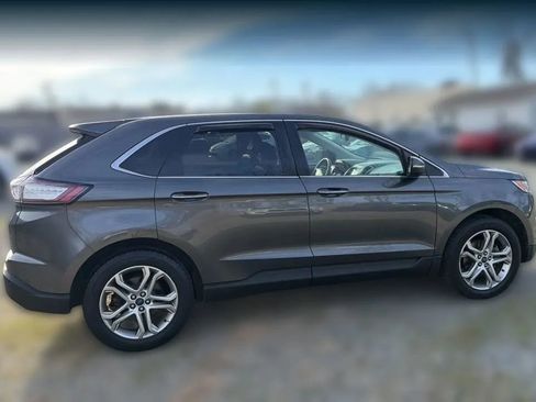 Used 2017 Ford Edge Titanium FWD image 15
