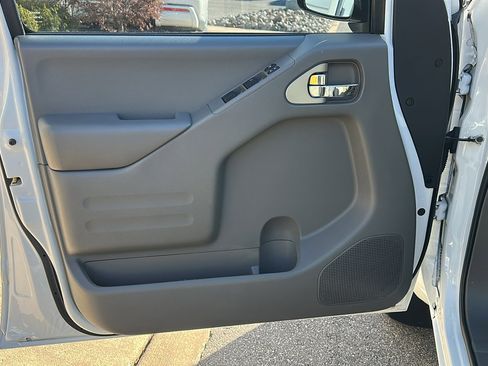 Certified 2019 Nissan Frontier SV image 13
