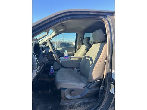 Used 2017 Ford F150 XLT w/ Trailer Tow Package image 9