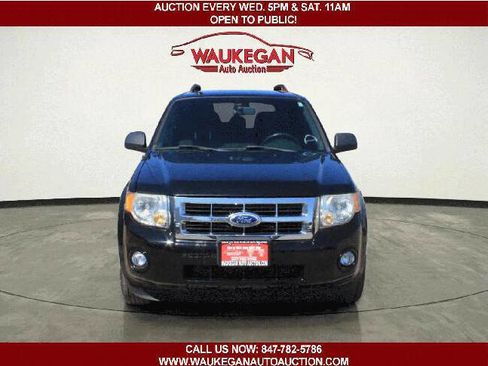 Used 2010 Ford Escape XLT image 4