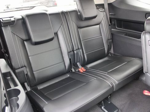 Used 2022 Volkswagen Atlas SEL R-Line image 25