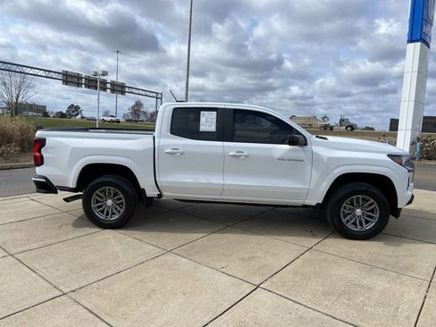 Used 2023 Chevrolet Colorado LT w/ LT Convenience Package image 12