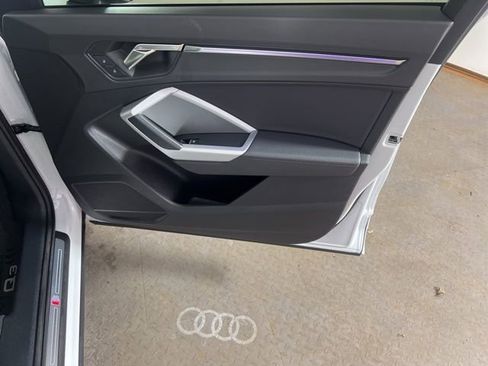 Used 2024 Audi Q3 2.0T Premium Plus image 11
