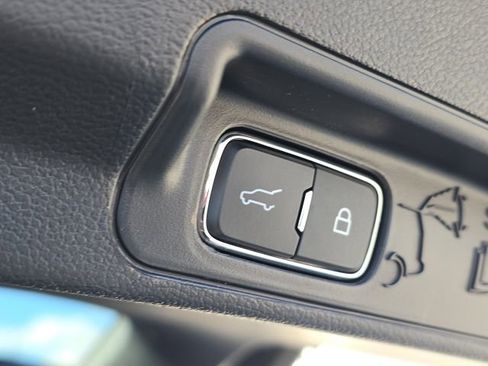 Used 2025 Ford Explorer ST-Line w/ Premium Package image 12