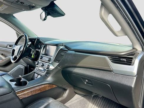 Used 2019 Chevrolet Suburban LT w/ LT Midnight Edition RWD image 27