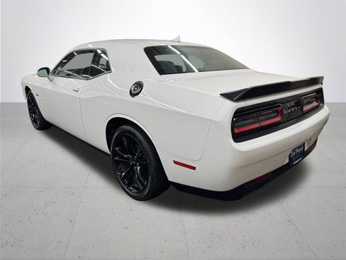 Used 2018 Dodge Challenger R/T w/ Driver Convenience Group image 4