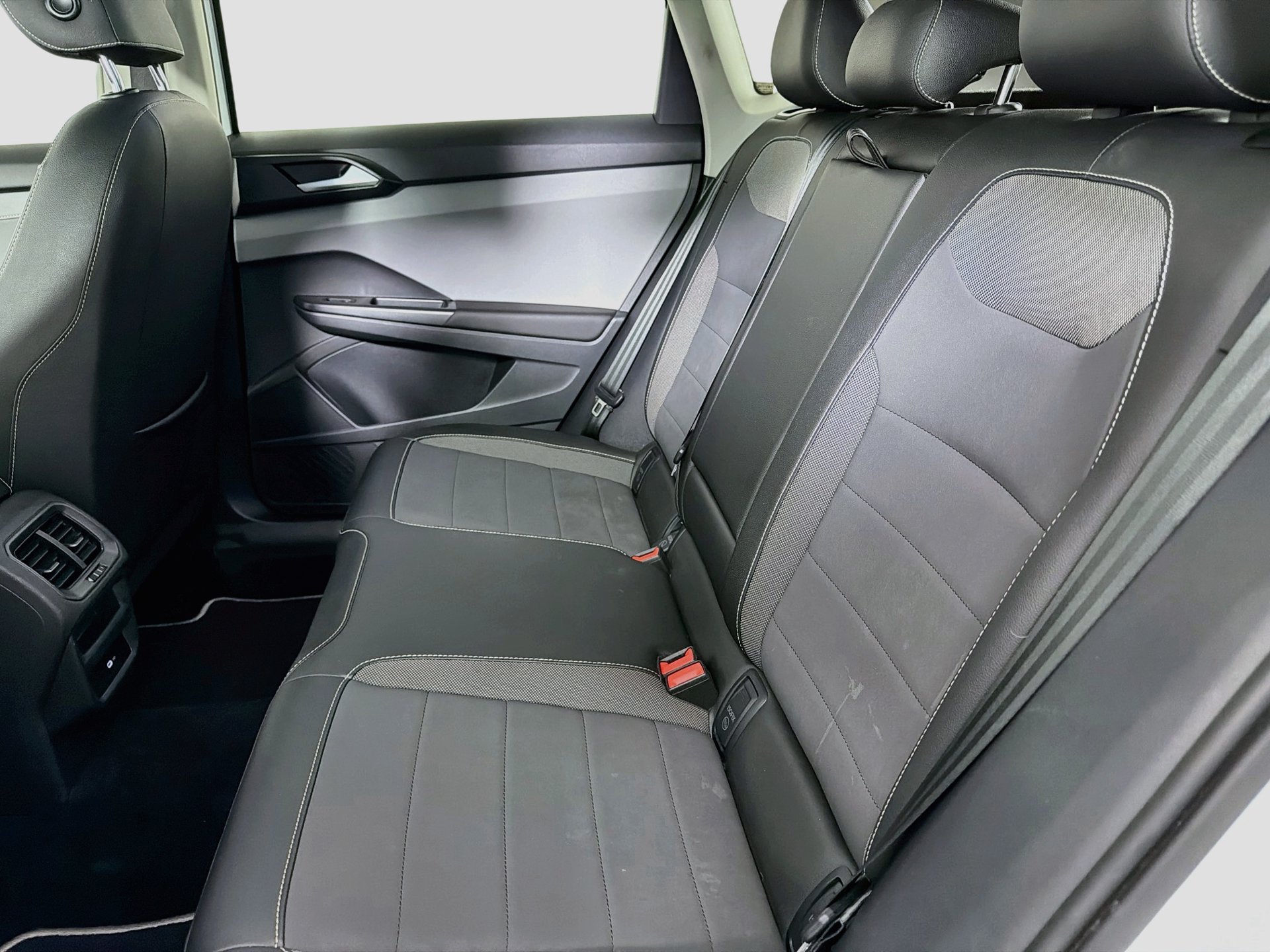 Certified 2023 Volkswagen Taos SE w/ Panoramic Sunroof Package FWD image 24