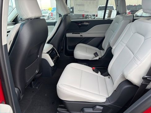 New 2026 Lincoln Aviator AWD image 13
