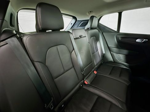 Used 2023 Volvo XC40 B5 Ultimate w/ Protection Package Premier image 27