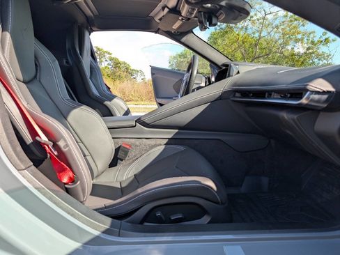 Used 2025 Chevrolet Corvette Z06 image 21