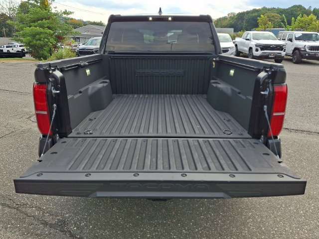 Used 2025 Toyota Tacoma TRD Sport AWD/4WD image 31