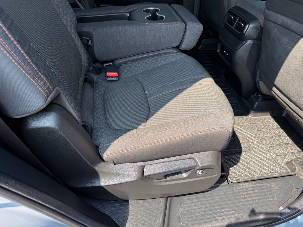 Used 2025 Honda Pilot Sport image 14