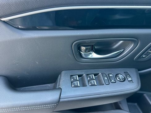 Used 2025 Honda Pilot EX-L image 11