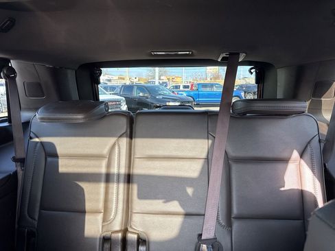 Used 2021 GMC Yukon Denali w/ Denali Premium Package image 28