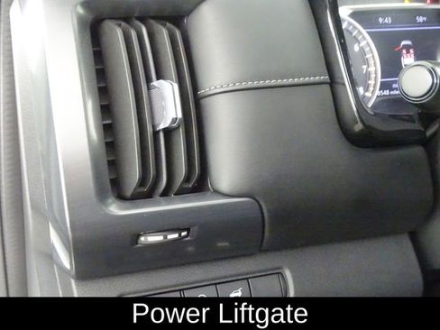 Used 2022 Nissan Pathfinder SL w/ SL Premium Package image 19