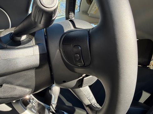 Used 2021 Jeep Compass Sport w/ Cold Weather Group image 13