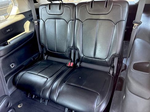 Used 2022 Jeep Grand Cherokee L Limited RWD image 11