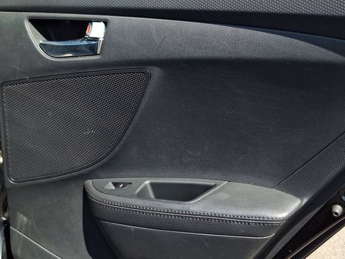 Used 2012 Hyundai Veloster w/ Style Pkg FWD image 13