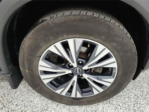 Used 2023 Nissan Rogue SV image 13