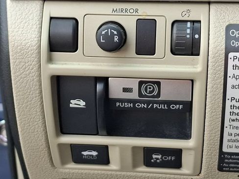 Used 2010 Subaru Legacy 2.5i Premium AWD/4WD image 9