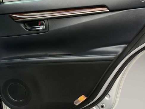 Used 2014 Lexus ES 350 w/ Luxury Package FWD image 49