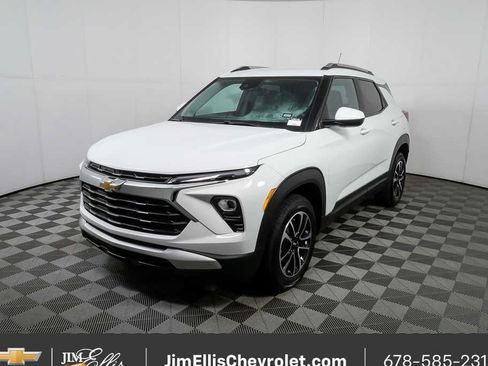 Certified 2025 Chevrolet TrailBlazer LT AWD/4WD image 1