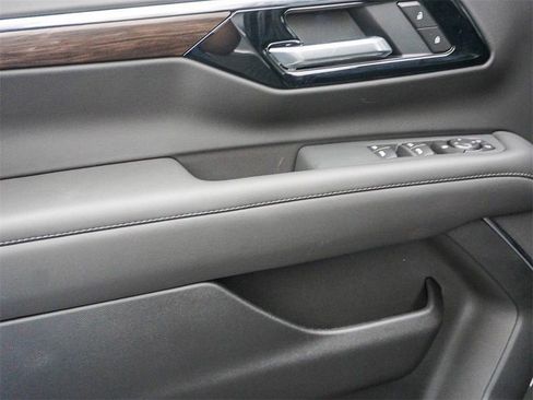 New 2026 Chevrolet Suburban LS RWD image 20