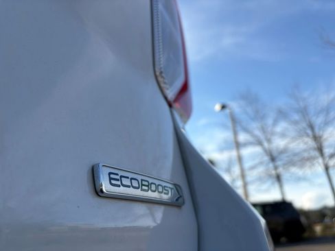 Used 2020 Ford Explorer XLT image 8