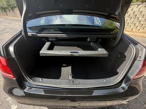 Used 2014 Mercedes-Benz E 350 4MATIC Sedan image 40