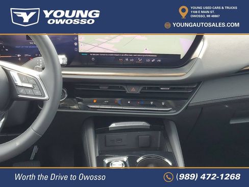 Used 2025 Buick Envision Avenir AWD/4WD image 28
