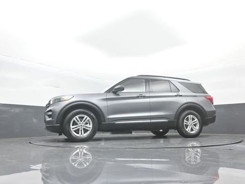 Used 2022 Ford Explorer XLT w/ Equipment Group 202A image 29