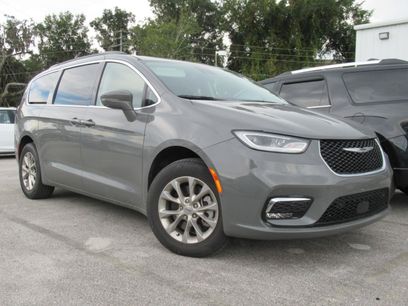 Used 2022 Chrysler Pacifica Touring-L