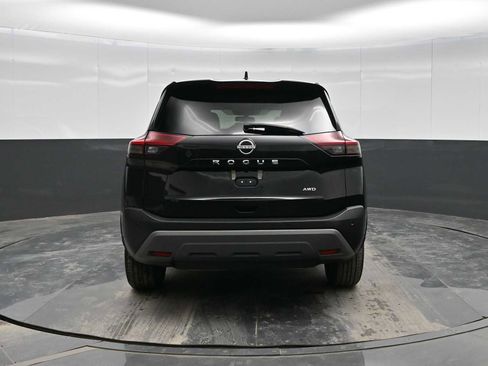 Used 2023 Nissan Rogue S image 6