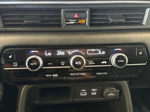 Used 2023 Honda Pilot EX-L image 18