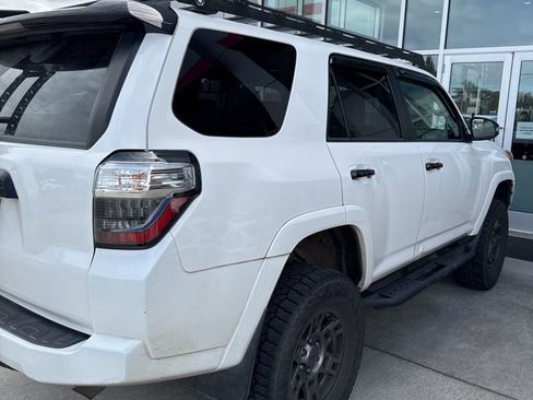 Certified 2020 Toyota 4Runner Venture w/ Moonroof Package AWD/4WD image 3