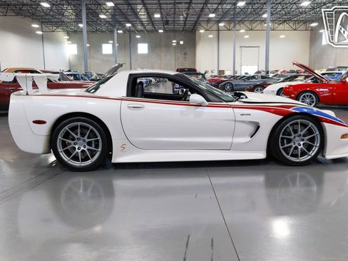 Used 2002 Chevrolet Corvette Z06 w/ Memory Pkg RWD image 30