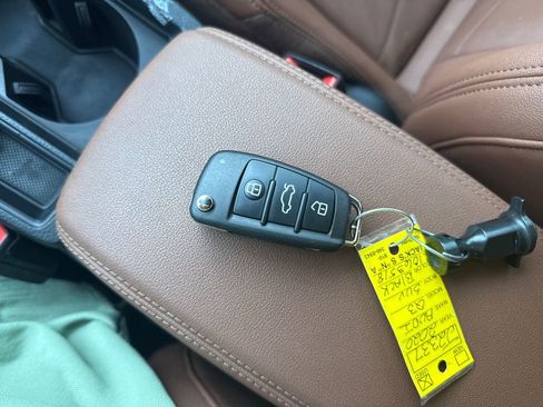 Used 2020 Audi Q3 2.0T Premium w/ Convenience Package image 29