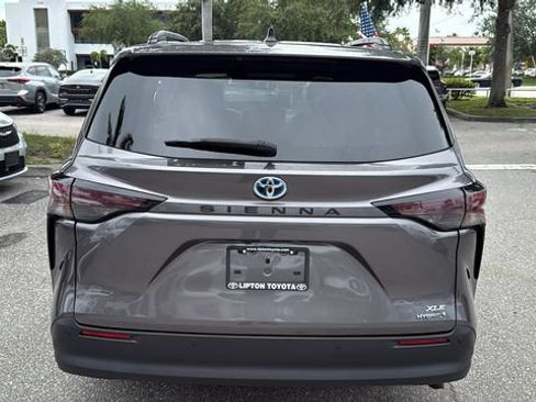 Certified 2024 Toyota Sienna XLE w/ XLE Plus Package FWD image 6