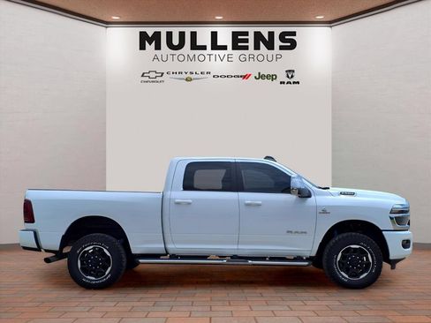 Used 2025 RAM 2500 Laramie AWD/4WD image 4