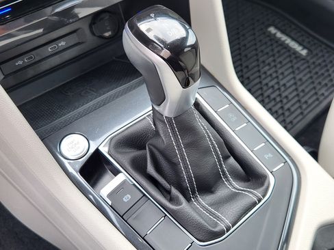 Certified 2023 Volkswagen Tiguan SE R-Line FWD image 12