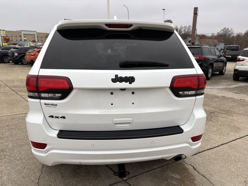 Used 2019 Jeep Grand Cherokee Altitude image 4
