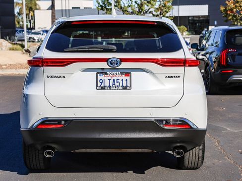 Used 2024 Toyota Venza Limited image 24