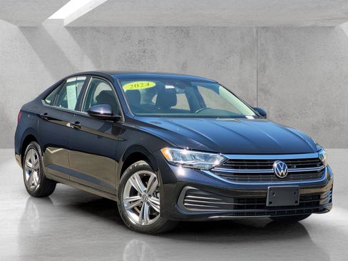 Used 2024 Volkswagen Jetta SE FWD image 1