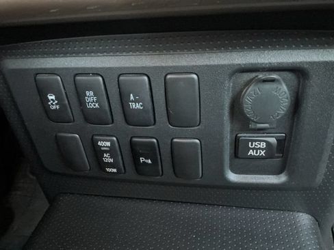 Used 2013 Toyota FJ Cruiser 4WD w/ Upgrade Pkg image 27