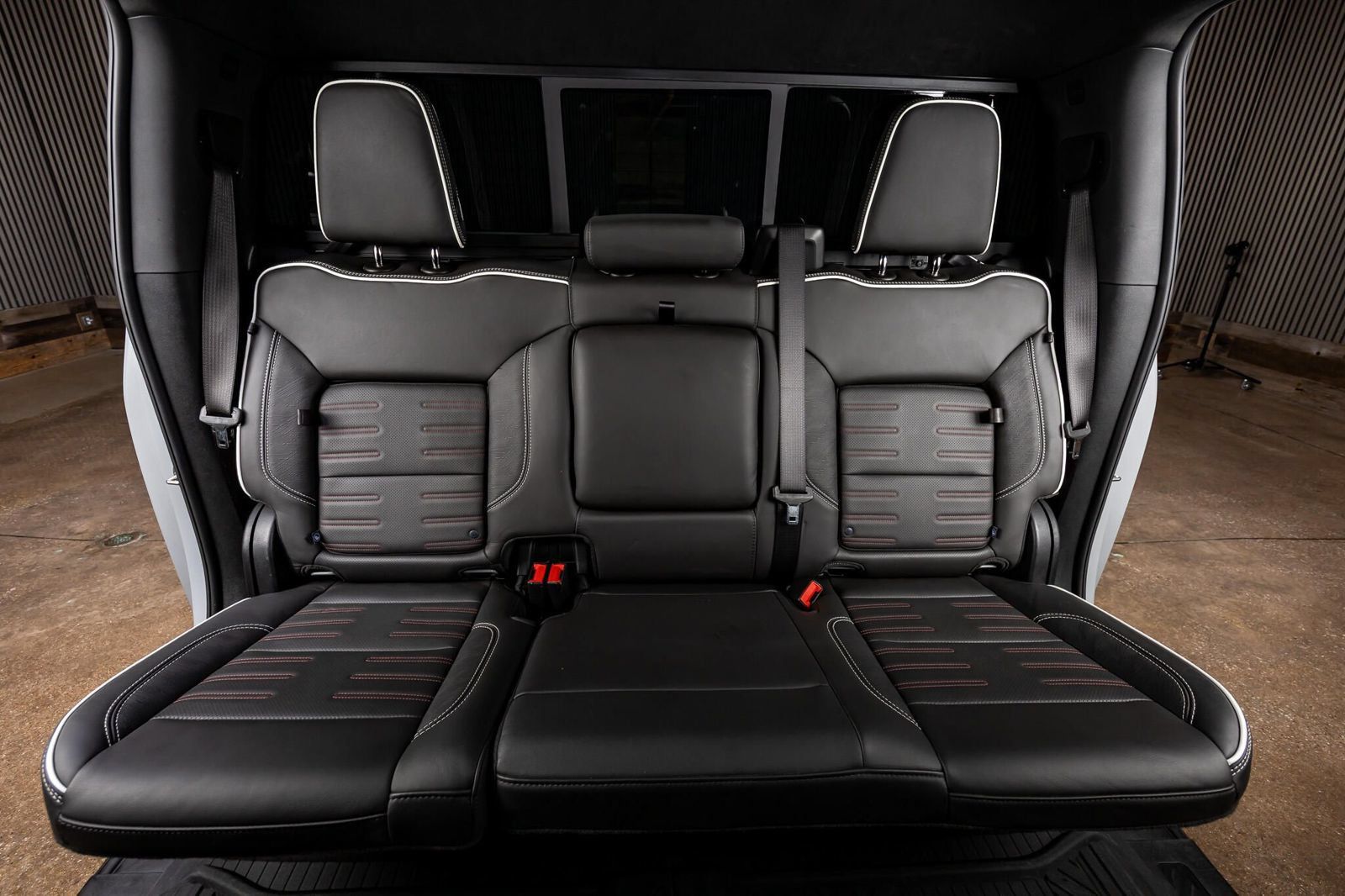 Used 2025 GMC Sierra 2500 AT4X w/ AT4X AEV Edition AWD/4WD image 43